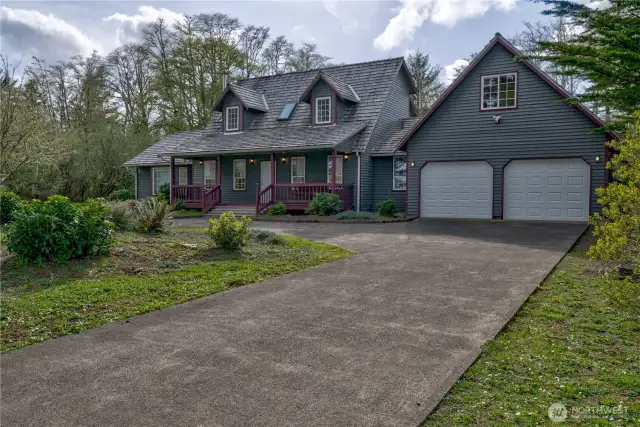 Custom-built home, located in the Historic Oysterville District with views and access to the pristine Willapa Bay. This 4 bedroom 2464 square foot home is set up with a main floor living on 5 separate tax lots equaling 3.9 acres.