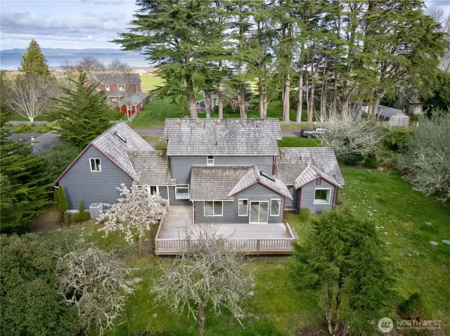 Custom-built home, located in the Historic Oysterville District with views and access to the pristine Willapa Bay. This 4 bedroom 2464 square foot home is set up with a main floor living on 5 separate tax lots equaling 3.9 acres.