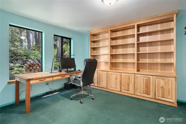 Bedroom/Office off Family room