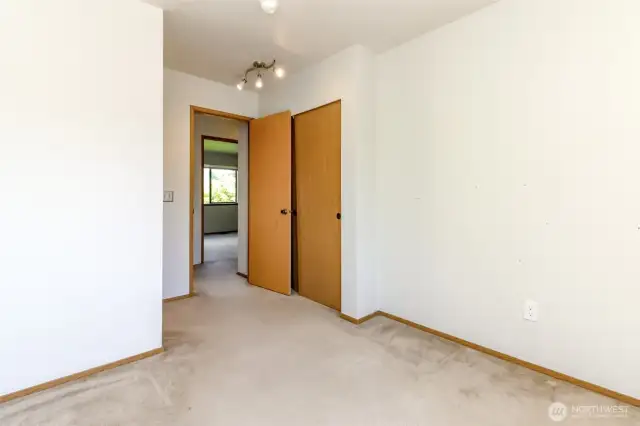 3rd bedroom connects to Jack-n-Jill bath