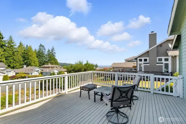Enjoy peaceful water views of the Admiralty Inlet from the large   30x15 deck - enjoy glorious sunsets!