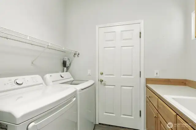 Laundry Room with sink and tons of storage - Newer Washer & Dryer