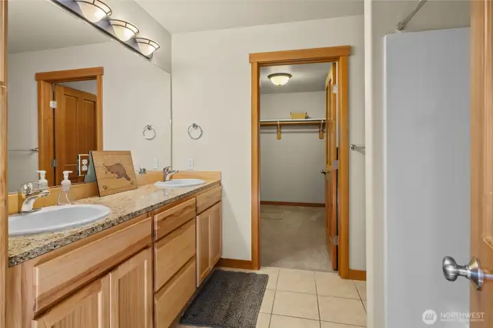 Primary Bedroom bathroom