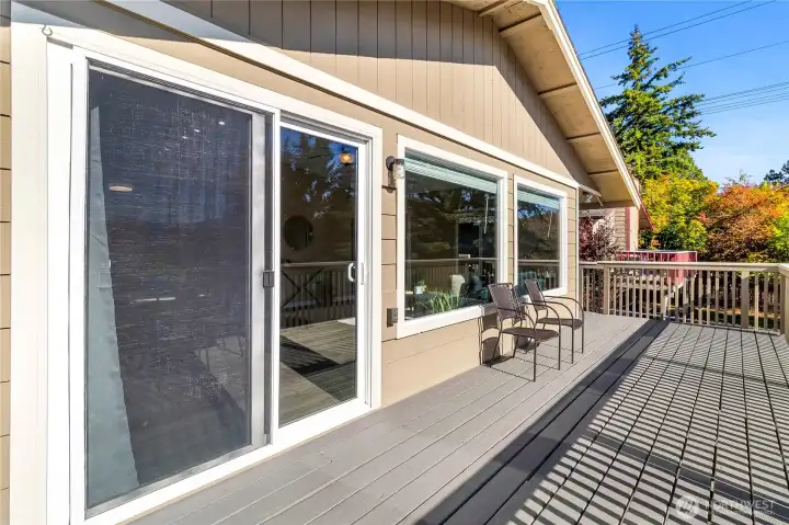 French door from deck to living room.