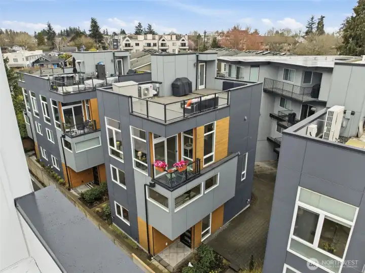 Stylish & contemporary stand-alone home in the heart of the North Admiral neighborhood.