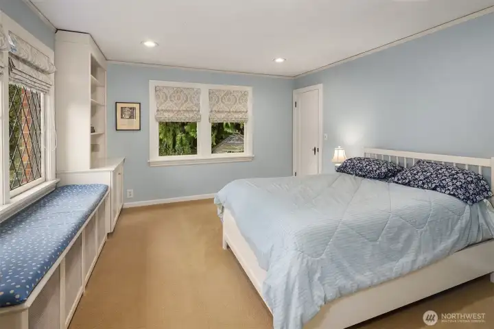 Second floor bedrom with walk in closet