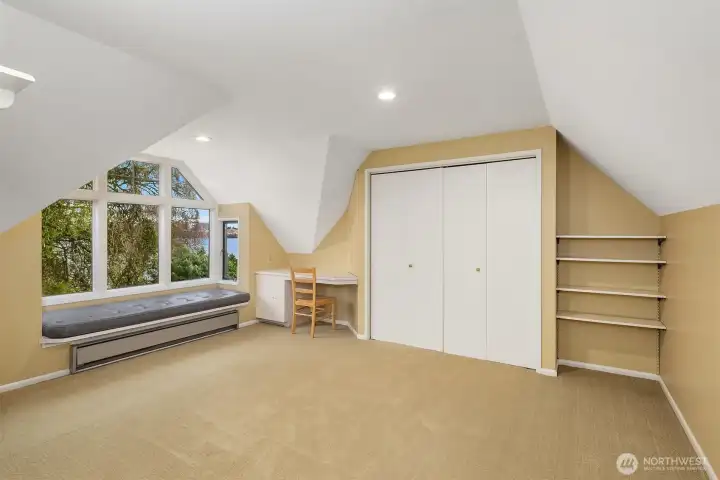 Second third floor bedroom