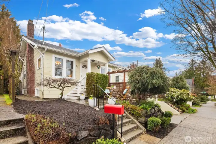 Welcome home to 832 NW 67th St