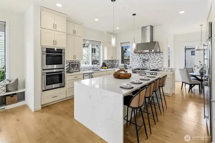 Kitchen Island with bar