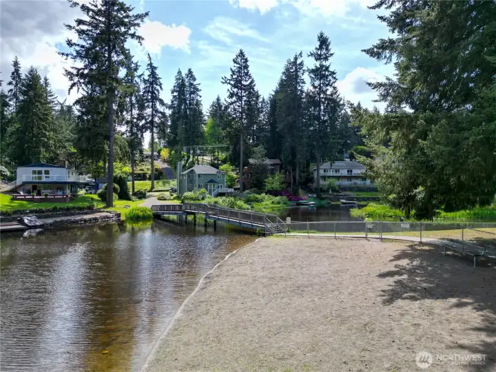 Private community boat launch makes it incredibly easy to get your watercraft out on the lake.