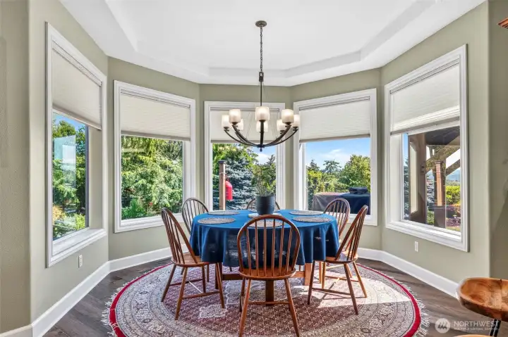 Dining room.