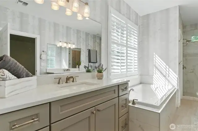 Luxurious soaking tub!