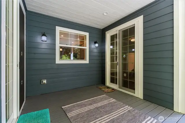 This area is just off the primary bedroom and kitchen nook.