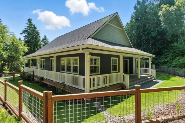 Fully fenced to enjoy the outdoors