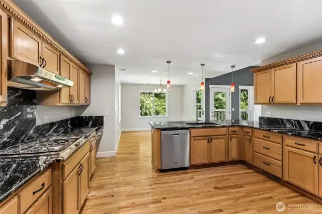 perfect layout to entertain guests at the eating bar