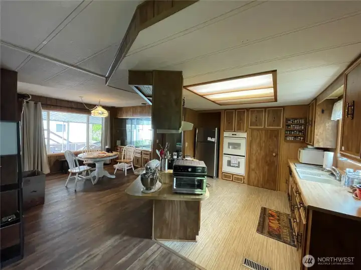 Showing kitchen and dining room spacious.