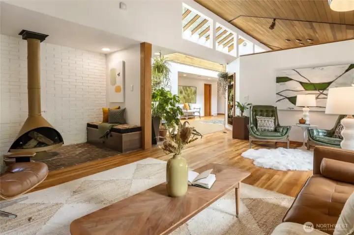 The fantastic layout of the main floor is great for the flow of daily life or hosting impressive gatherings of any size.