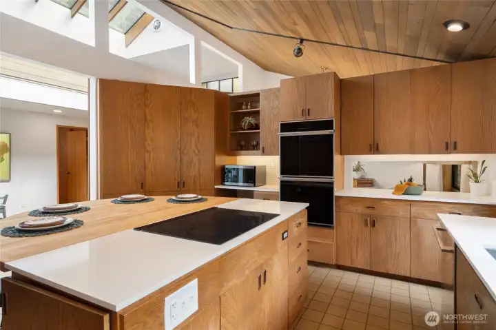 Plenty of space for multiple chefs, while bar seats give you room to watch culinary creations come to life.