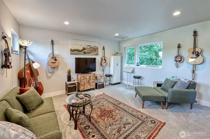 Family Room/Bonus Room