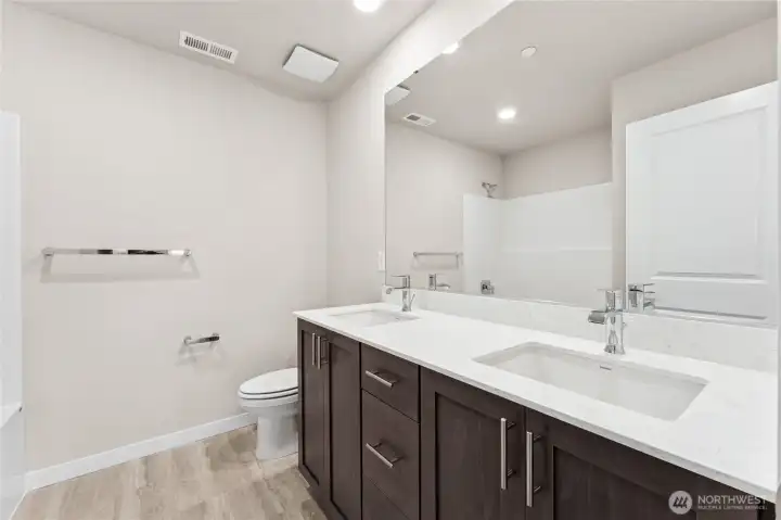 Photo's are for representational purposes only. Colors and finishes may differ.