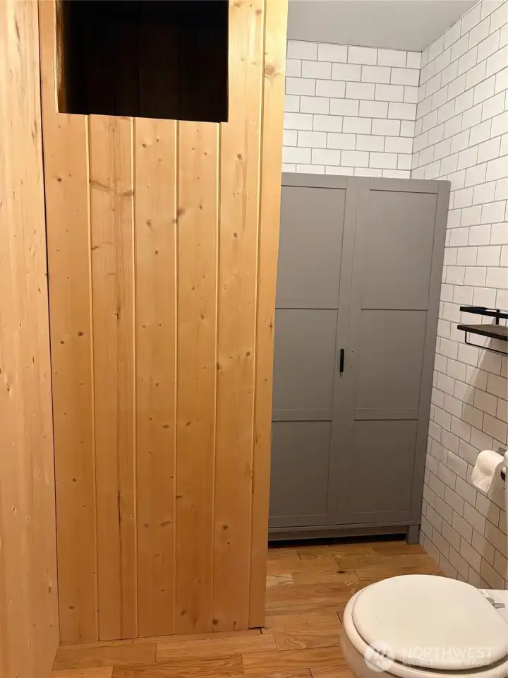 Main floor guest bathroom2