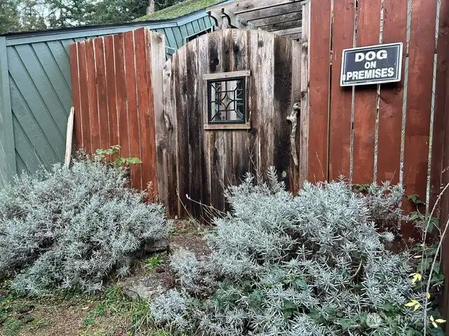 Walking gate at entrance.