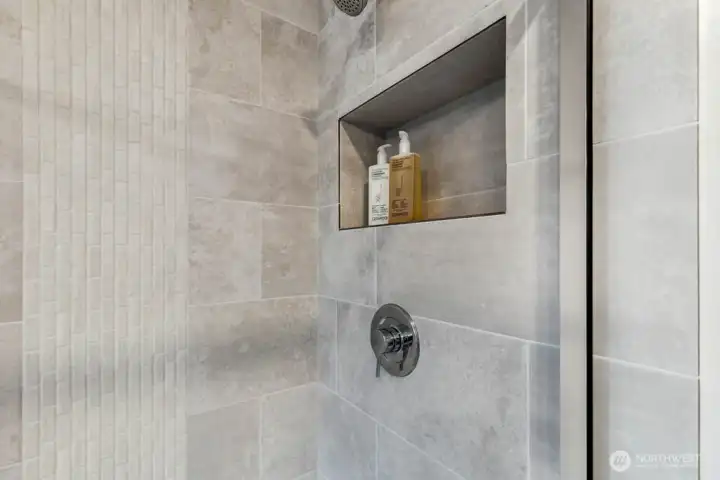 Photos are for representation only.  Features, colors, and selections may differ from photograph. See site agent for details.