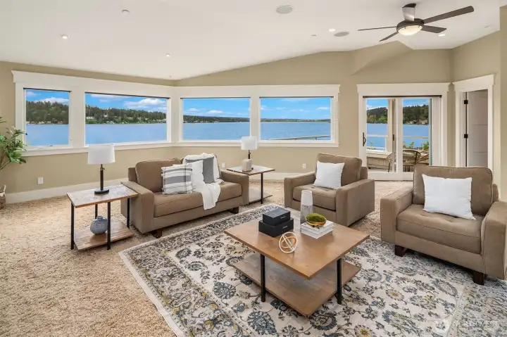 Huge 3rd floor bonus room / third bedroom