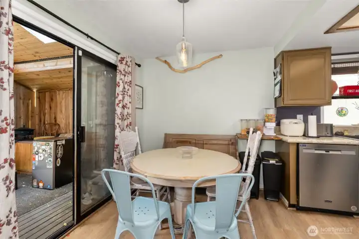 Eat in kitchen space