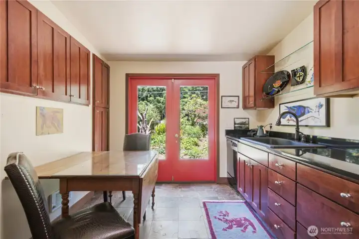 Very efficient kitchen contains all you need to prepare excellent meals.