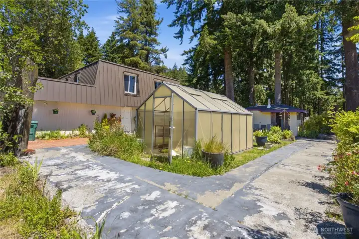 Green House is ready to make you a Master Gardener!