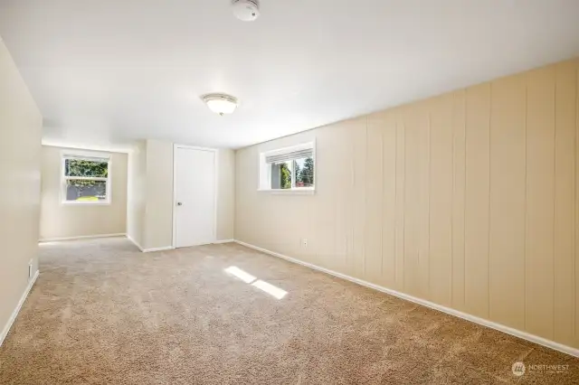 This is the west bedroom, 25'x10'. There are 2 other huge bedrooms and 1 smaller bedroom. With their impressive sizes, these large bedrooms allow for a variety of layout options, from creating dedicated sleeping areas to adding cozy reading nooks, study spaces, or even mini lounges within each room.