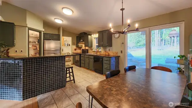Kitchen & Dining Room