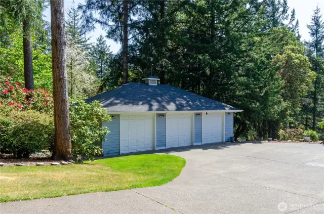 Store the toys, plus plenty of room for hobbies in this 3 car detached garage/workshop. Power and water.