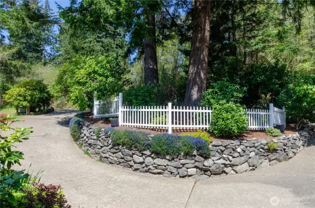 Circular driveway