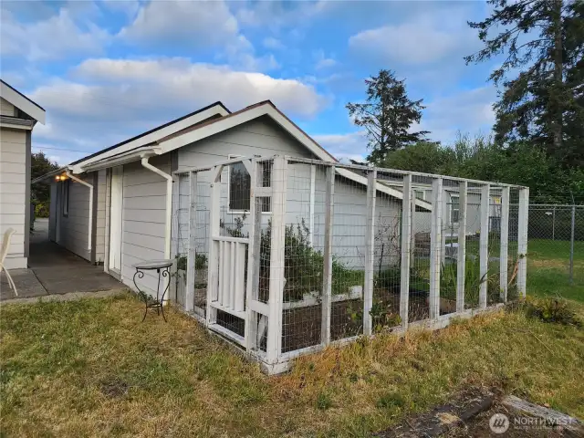 Fully fenced Garden