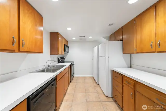 2nd full kitchen in lower level.