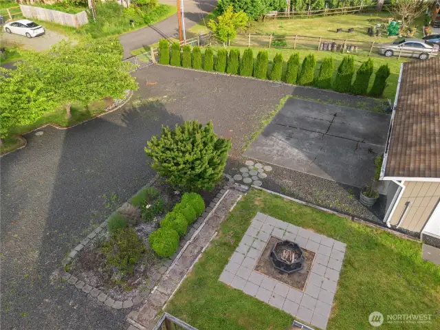 Well manicured.