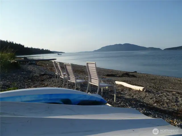 Gorgeous beach with views of many Islands, including Lummi Island here.  Much bigger with the naked eye.