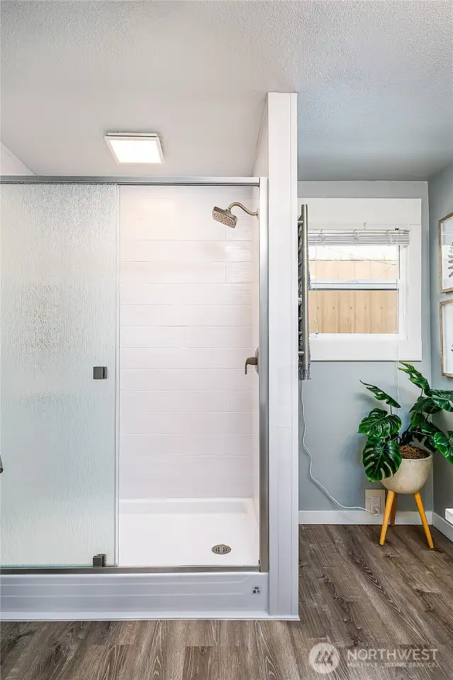 Primary En-Suite Bath
