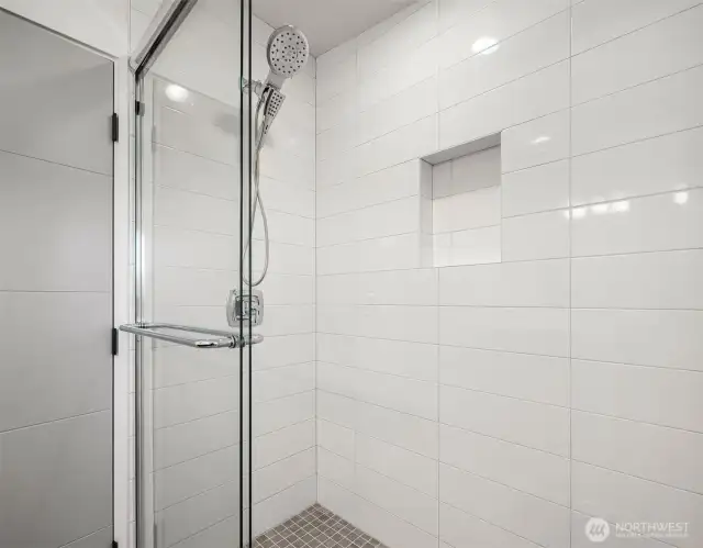 Full-size Showers in Primary Baths