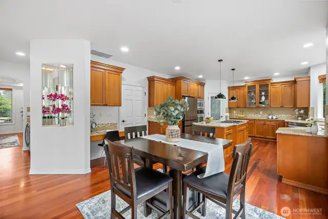 Some other nice details of the home are the art niches, rounded corners and arched room
