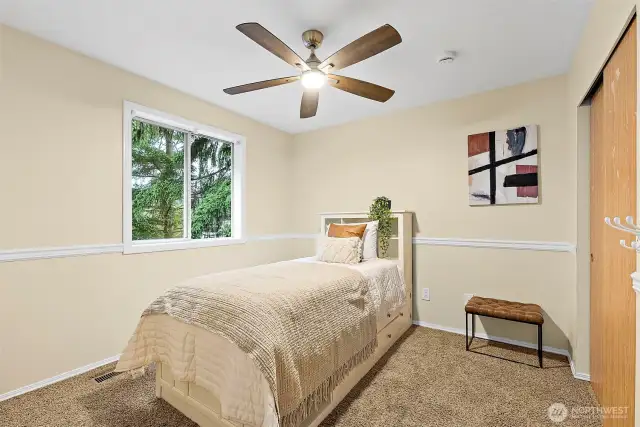 Bedroom 2 upstairs, ceiling fan for comfortability