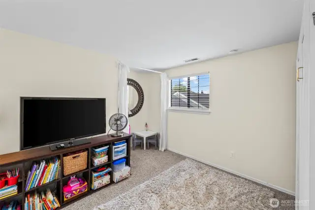 2nd bedroom