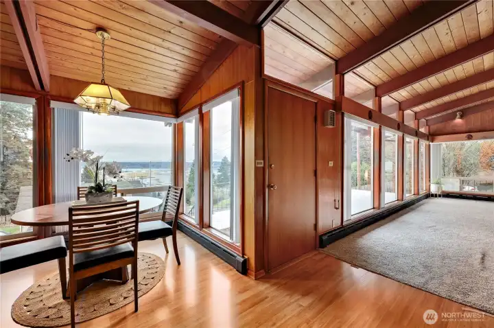 Enter into this magnificent built home!