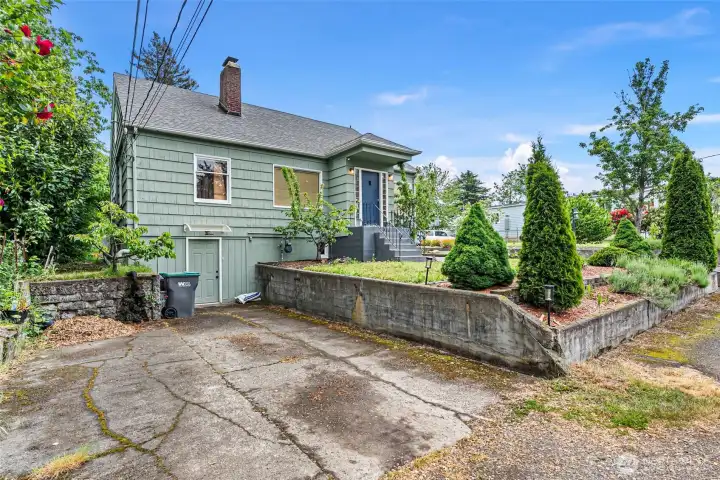 1536, 1538 Front of Duplex