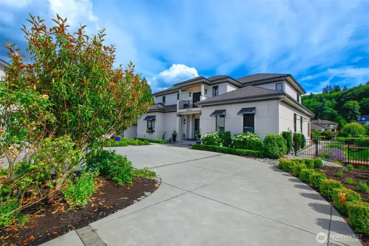 Welcome home to this amazing estate Welcome home to this amazing estate