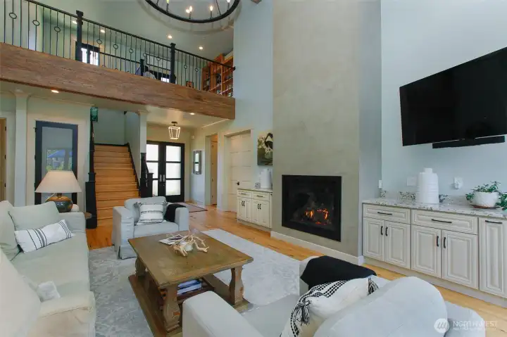 Beautiful exposed beams. Hand finished beeswax trim. Beautiful exposed beams. Hand finished beeswax trim.