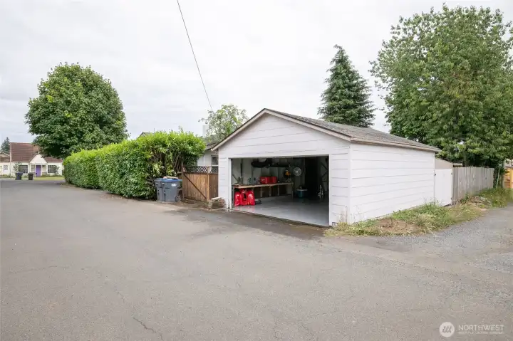 Alley access to garage. Alley access to garage.
