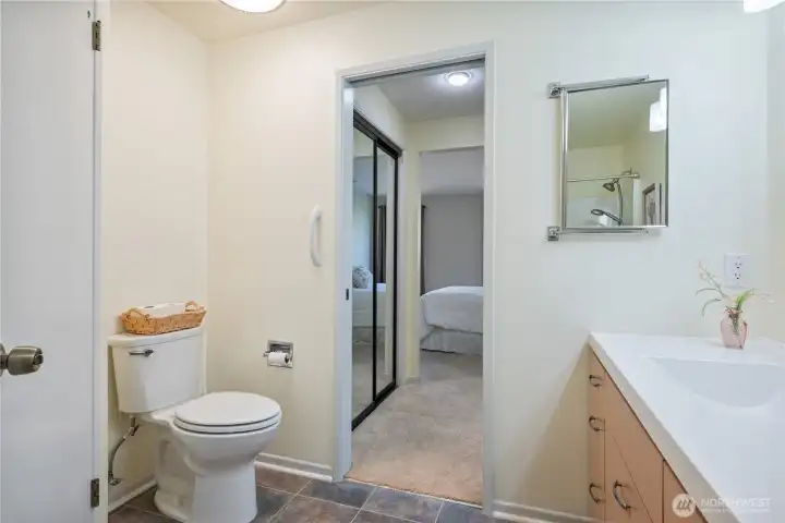 Main bathroom Main bathroom